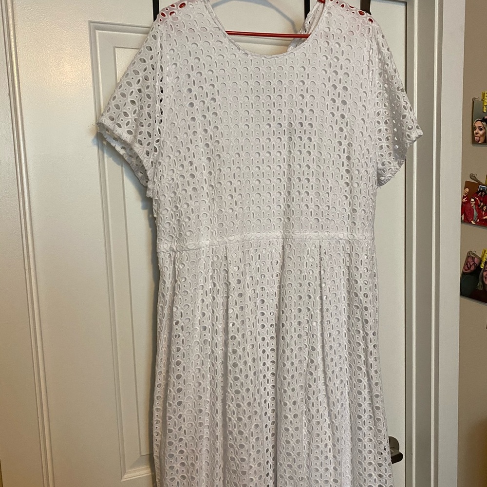 cute, lacy dress! perfect for bridal shower🤍